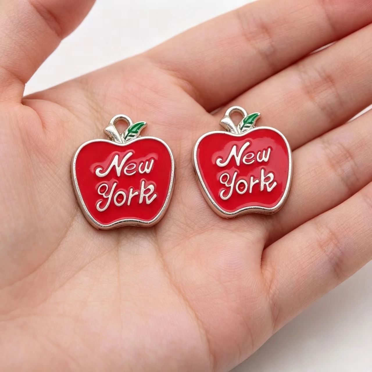 10 Pezzi Ciondoli Smaltati a F - Jewelry Making York recensione e prezzo